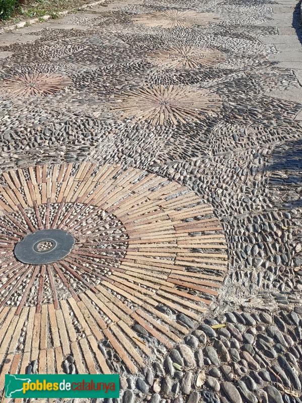 Barcelona - Mirador de l'Alcalde. Paviment (Foto: Anna Corcoll, 2023) Barcelona - Mirador de l'Alcalde. Paviment