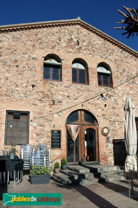 Les Franqueses del Vallès - Casal parroquial (Foto: Albert Esteves, 2023) Les Franqueses del Vallès - Casal parroquial