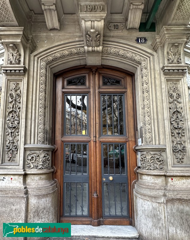 Barcelona - Diputació, 222 / Aribau, 18 (Foto: Albert Esteves, 2023) Barcelona - Diputació, 222 / Aribau, 18