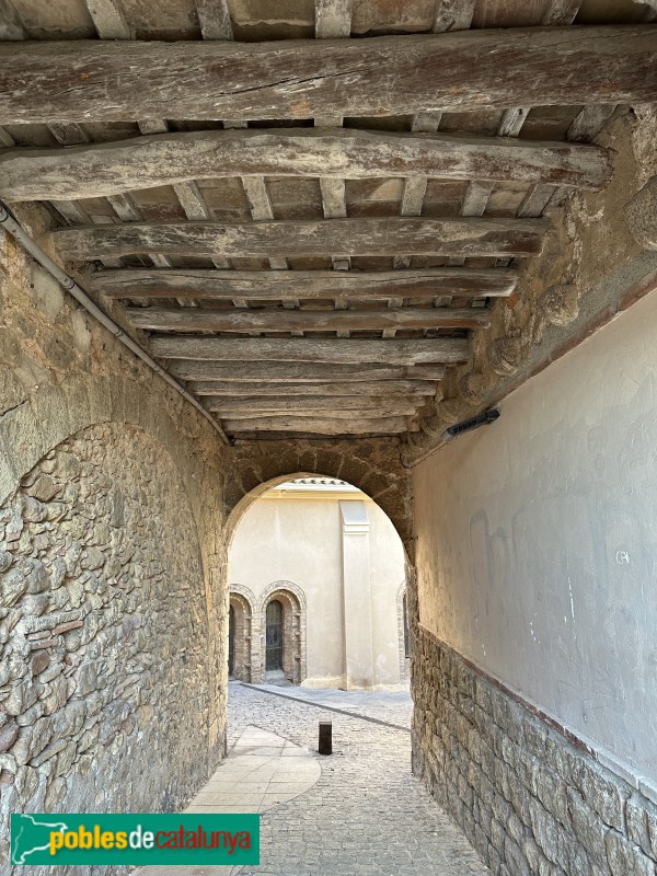 El Papiol - Pas cobert (Foto: Albert Esteves, 2023) El Papiol - Pas cobert