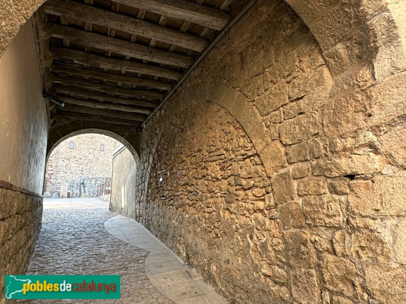 El Papiol - Pas cobert (Foto: Albert Esteves, 2023) El Papiol - Pas cobert