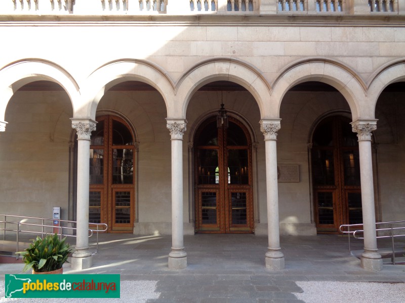 Barcelona - Universitat de Barcelona. Claustre (Foto: Sergi Suárez, 2022) Barcelona - Universitat de Barcelona. Claustre