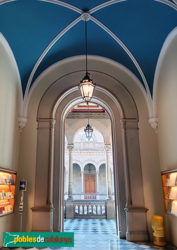 Barcelona - Universitat de Barcelona. Galeria del Paranimf (Foto: Anna Corcoll, 2023) Barcelona - Universitat de Barcelona. Galeria del Paranimf