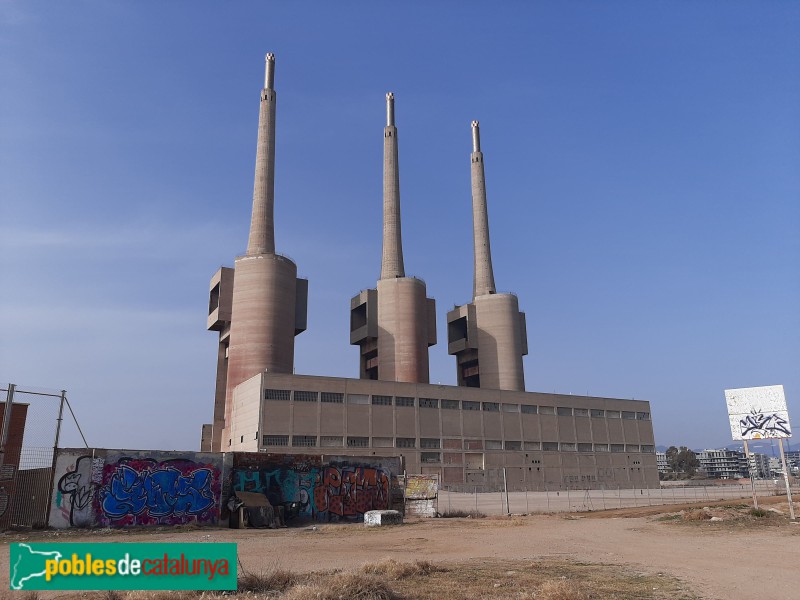 Sant Adrià de Besòs - Les Tres Xemeneies (Foto: Sergi Suárez, 2023) Sant Adrià de Besòs - Les Tres Xemeneies