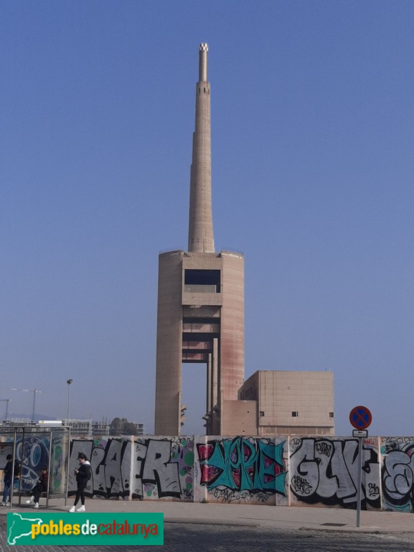 Sant Adrià de Besòs - Les Tres Xemeneies (Foto: Sergi Suárez, 2023) Sant Adrià de Besòs - Les Tres Xemeneies
