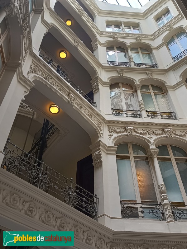 Barcelona - Bailèn, 15 / Ausiàs Marc, 48 (Foto: Anna Corcoll, 2022) Barcelona - Bailèn, 15 / Ausiàs Marc, 48