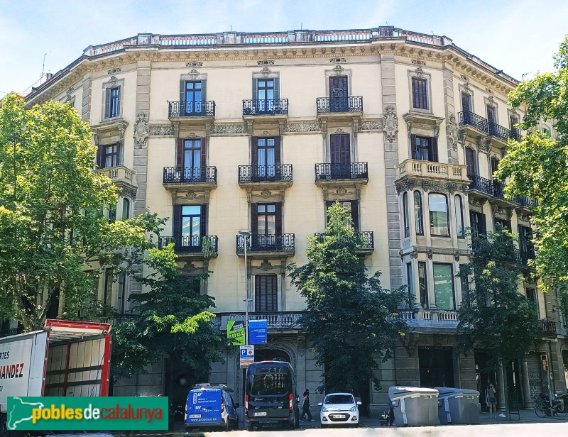 Barcelona - Bailèn, 15 / Ausiàs Marc, 48 (Foto: Anna Corcoll, 2022) Barcelona - Bailèn, 15 / Ausiàs Marc, 48