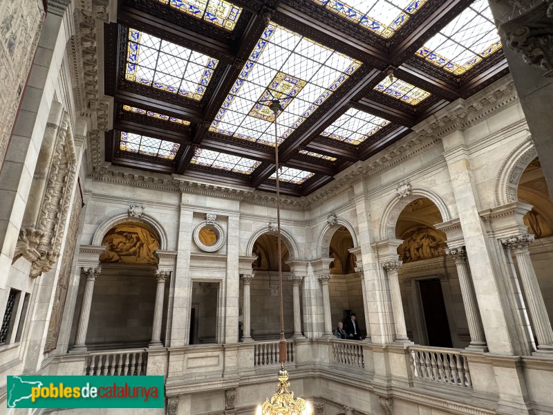 Barcelona - Casa de la Ciutat. Escala d'Honor (Foto: Albert Esteves, 2023) Barcelona - Casa de la Ciutat. Escala d'Honor