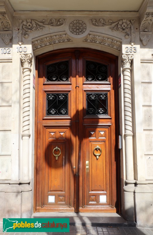 Barcelona - Còrsega, 263 / Enric Granados, 100-102 (Foto: Albert Esteves, 2023) Barcelona - Còrsega, 263 / Enric Granados, 100-102