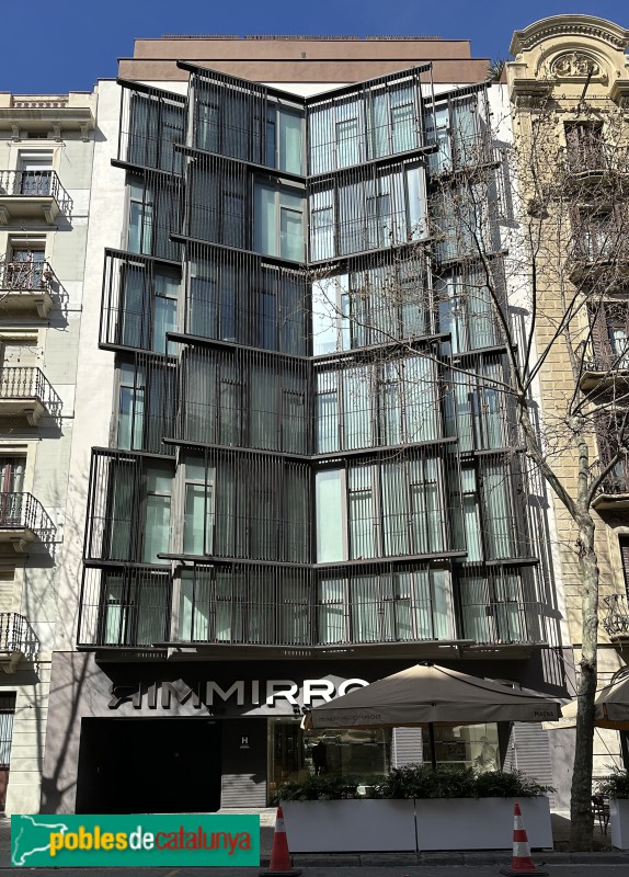 Barcelona - Còrsega 255. The Mirror (Foto: Albert Esteves, 2023) Barcelona - Còrsega 255. The Mirror