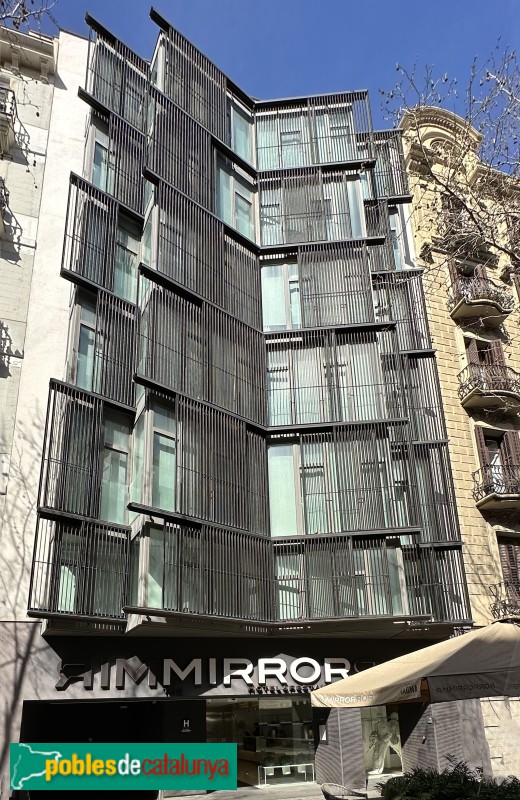 Barcelona - Còrsega 255. The Mirror (Foto: Albert Esteves, 2023) Barcelona - Còrsega 255. The Mirror