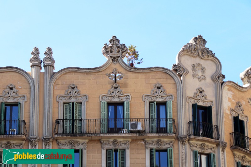 Barcelona - Còrsega, 221 / Muntaner, 171 (Foto: Albert Esteves, 2023) Barcelona - Còrsega, 221 / Muntaner, 171