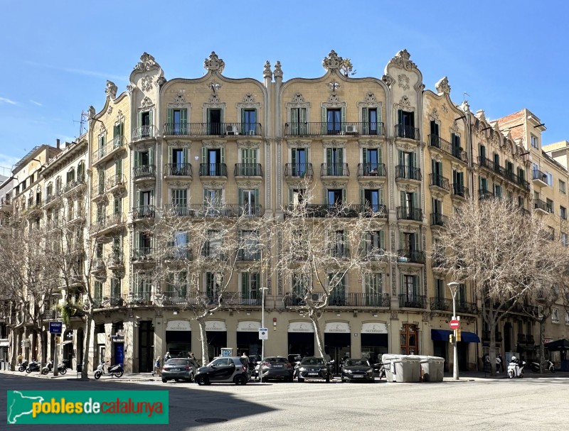 Barcelona - Còrsega, 221 / Muntaner, 171 (Foto: Albert Esteves, 2023) Barcelona - Còrsega, 221 / Muntaner, 171