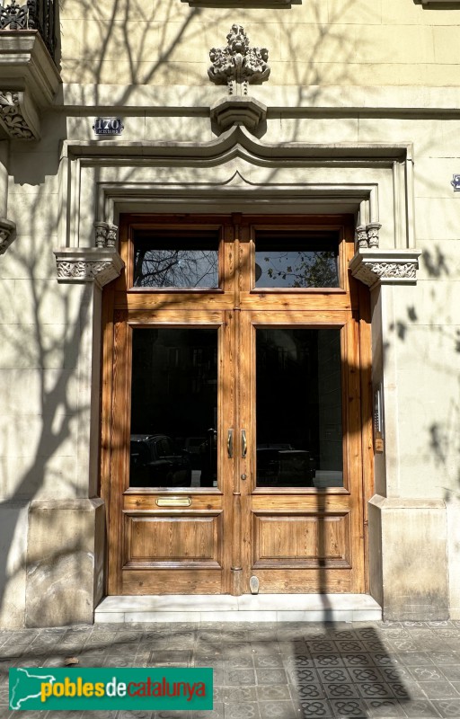 Barcelona - Còrsega, 221 / Muntaner, 171 (Foto: Albert Esteves, 2023) Barcelona - Còrsega, 221 / Muntaner, 171