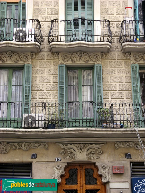 Barcelona - París, 176 (Foto: Albert Esteves, 2008) Barcelona - París, 176