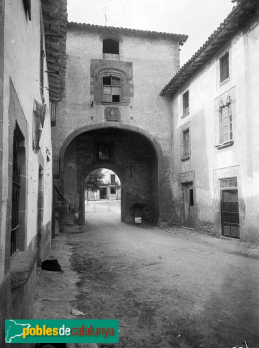 Centelles - Portal Nou (Foto: Anònima -Arxiu Fotogràfic Centre Excursionista de Catalunya-, inicis segle XX) Centelles - Portal Nou
