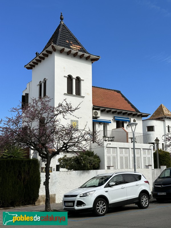 Sitges - Av. Vinyet, 4 (Hotel Capri) (Foto: Albert Esteves, 2023) Sitges - Av. Vinyet, 4 (Hotel Capri)