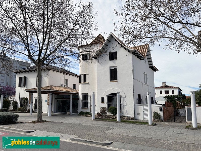 Sitges - Av. Sofia, 13-15 (Hotel Capri) (Foto: Albert Esteves, 2023) Sitges - Av. Sofia, 13-15 (Hotel Capri)