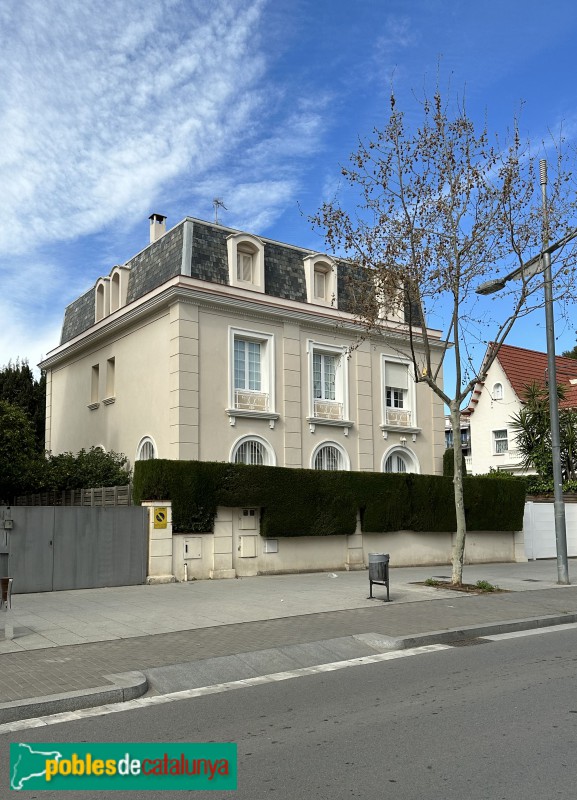 Sitges - Av. Sofia, 23. Casa Antoni Ferratges (Foto: Albert Esteves, 2023) Sitges - Av. Sofia, 23. Casa Antoni Ferratges