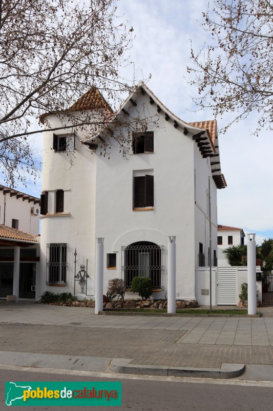 Sitges - Av. Sofia, 15 (Hotel Capri) (Foto: Albert Esteves, 2023) Sitges - Av. Sofia, 15 (Hotel Capri)