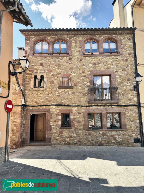 Seva - Can Romero. Plaça de l'Església, 4 (Foto: Albert Esteves, 2023) Seva - Can Romero. Plaça de l'Església, 4