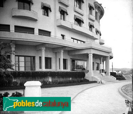 Sitges - Hotel Terramar - Carles Fargas (Foto: Carles Fargas -Arxiu Fotogràfic Centre Excursionista de Catalunya-, c1931) Sitges - Hotel Terramar - Carles Fargas