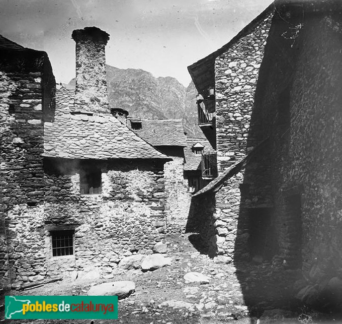 Nucli urbà de Boí (Foto: <i>Josep Salvany -Fons Salvany, Biblioteca de Catalunya-</i>, 1920) Nucli urbà de Boí