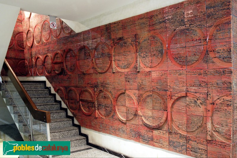 Barcelona - Via Augusta, 59. Mosaic de Subirachs, abans de la reforma (Foto: Sergi Suárez, 2023) Barcelona - Via Augusta, 59. Mosaic de Subirachs, abans de la reforma