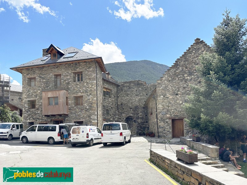 Boí - Nucli urbà. Antiga muralla (Foto: Albert Esteves, 2023) Boí - Nucli urbà. Antiga muralla