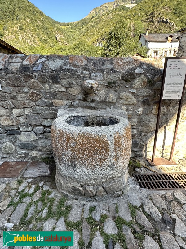 Erill la Vall - Pica a l'exterior de l'església de Santa Eulàlia (Foto: Albert Esteves, 2023) Erill la Vall - Pica a l'exterior de l'església de Santa Eulàlia