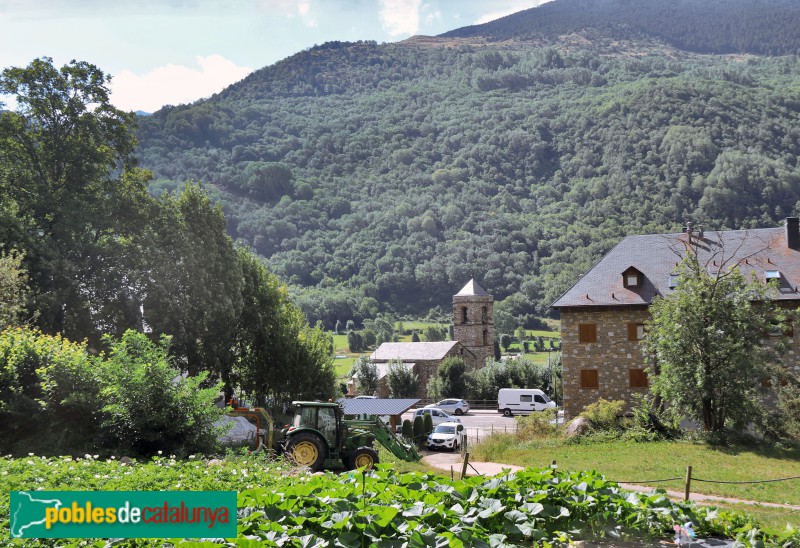 Barruera - Església des del nucli antic (Foto: Albert Esteves, 2023) Barruera - Església des del nucli antic