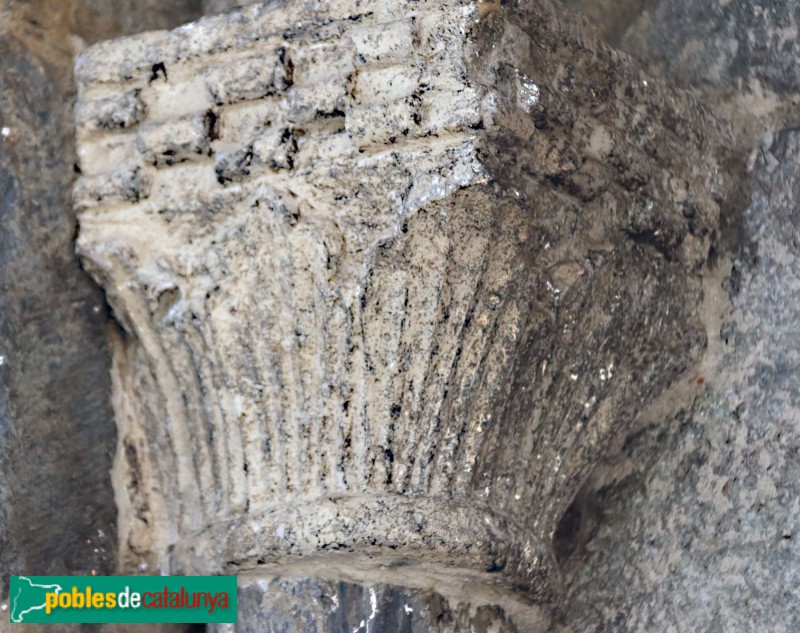 Durro - Església de la Nativitat de la Mare de Déu. Portada (Foto: Albert Esteves, 2023) Durro - Església de la Nativitat de la Mare de Déu. Portada