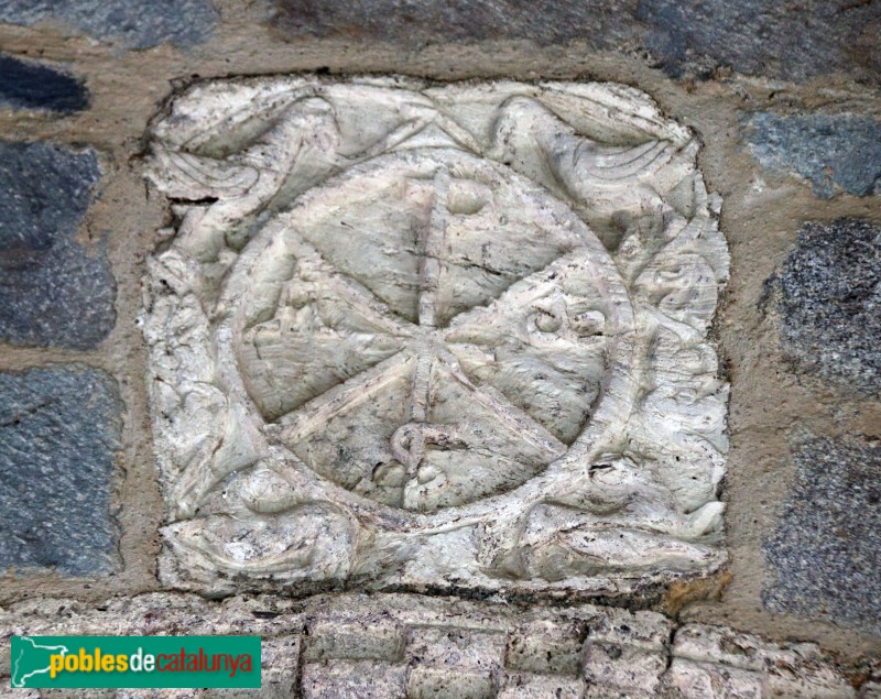 Durro - Església de la Nativitat de la Mare de Déu. Portada (Foto: Albert Esteves, 2023) Durro - Església de la Nativitat de la Mare de Déu. Portada