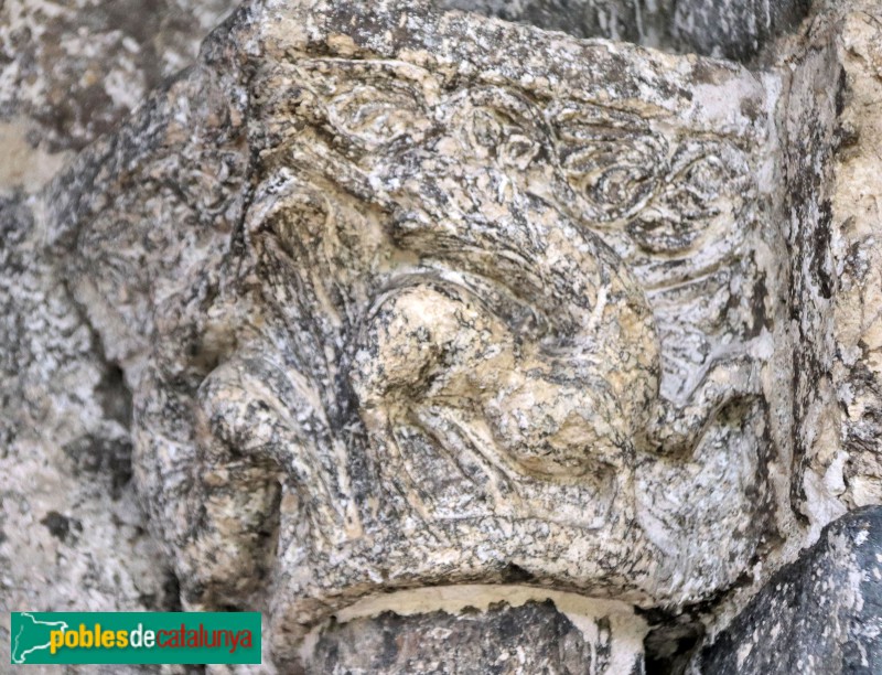 Durro - Església de la Nativitat de la Mare de Déu. Portada (Foto: Albert Esteves, 2023) Durro - Església de la Nativitat de la Mare de Déu. Portada