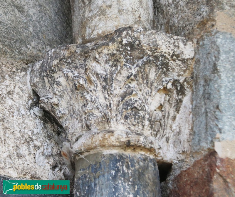 Durro - Església de la Nativitat de la Mare de Déu. Portada (Foto: Albert Esteves, 2023) Durro - Església de la Nativitat de la Mare de Déu. Portada