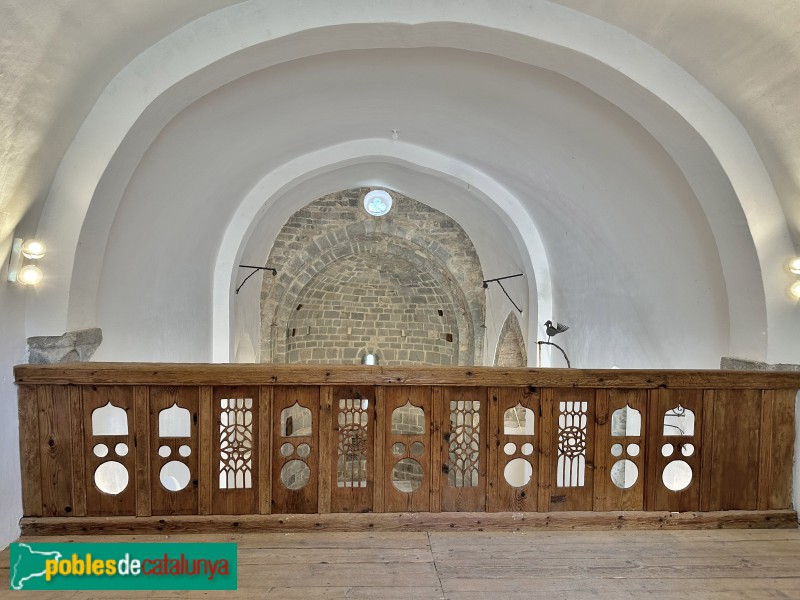 Cóll - Església de Santa Maria. Barana del cor (Foto: Albert Esteves, 2023) Cóll - Església de Santa Maria. Barana del cor