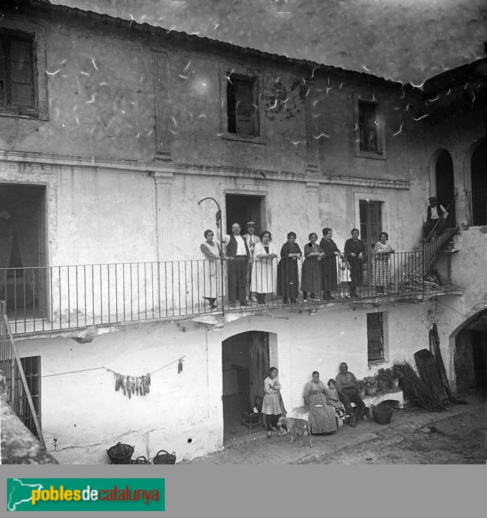 Sant Llorenç d'Hortons - Can Carafí (Foto: Josep Salvany -Fons Salvany. Biblioteca de Catalunya-, 1922) Sant Llorenç d'Hortons - Can Carafí