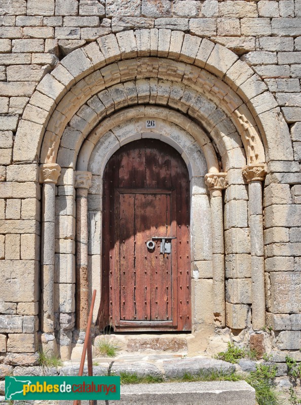 Viu de Llevata - Església de Santa Maria. Portada (Foto: Albert Esteves, 2023) Viu de Llevata - Església de Santa Maria. Portada