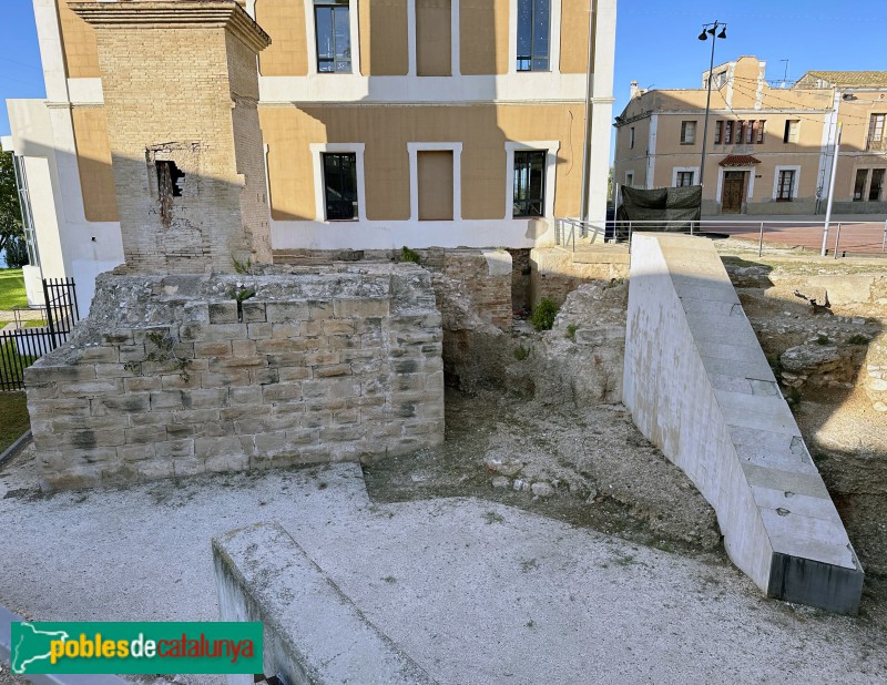 Amposta - Castell. Restes de la torre de Sant Joan (Foto: Albert Esteves, 2023) Amposta - Castell. Restes de la torre de Sant Joan