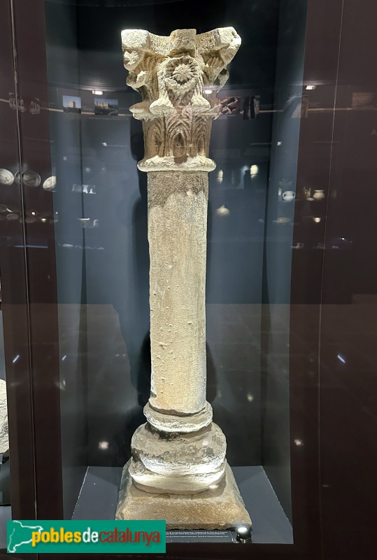 Amposta - Columna procedent de la Torre de la Carrova (Museu de les Terres de l’Ebre) (Foto: Albert Esteves, 2023) Amposta - Columna procedent de la Torre de la Carrova (Museu de les Terres de l’Ebre)