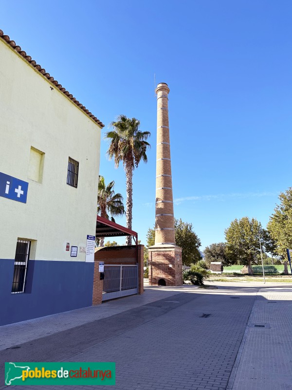 Amposta - Xemeneia del Molí d'Adell