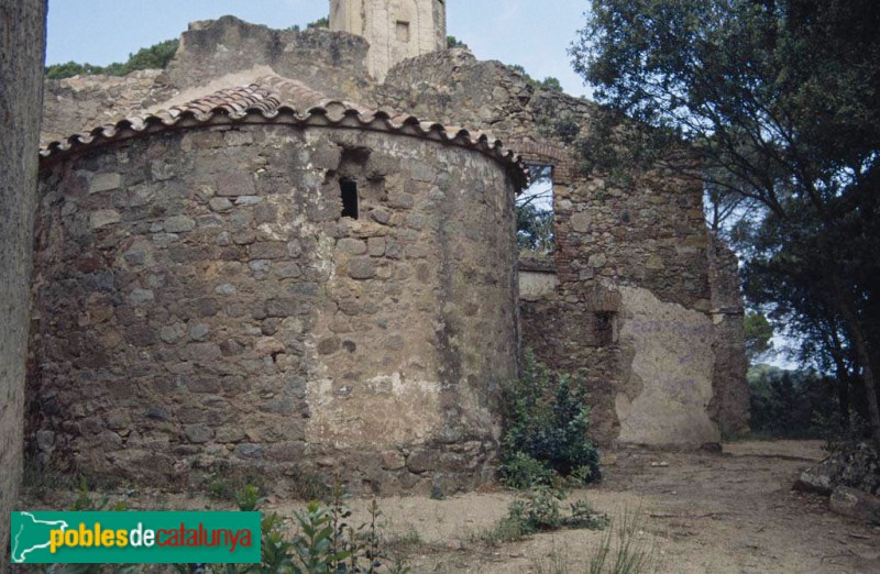 Vallgorguina - Església de Santa Eulàlia de Tapioles (Foto: <i>Germà Garcia -Arxiu Fotogràfic Centre Excursionista de Catalunya-</i>, 2002) Vallgorguina - Església de Santa Eulàlia de Tapioles