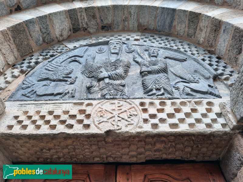 Bossòst - Església de l'Assumpció o de la Purificació. Portada de migdia (Foto: Vicent Miralles, 2023) Bossòst - Església de l'Assumpció o de la Purificació. Portada de migdia