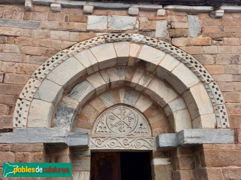 Bossòst - Església de l'Assumpció o de la Purificació. Portada de migdia (Foto: Vicent Miralles, 2023) Bossòst - Església de l'Assumpció o de la Purificació. Portada de migdia