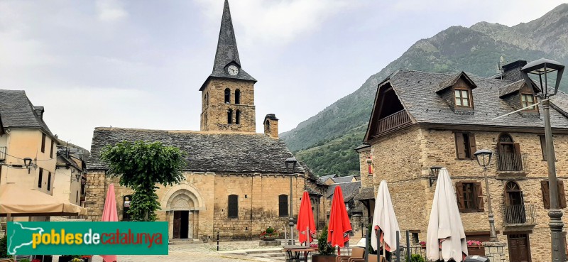 Bossòst. Plaça de l'Església (Foto: Vicent Miralles, 2023) Bossòst. Plaça de l'Església