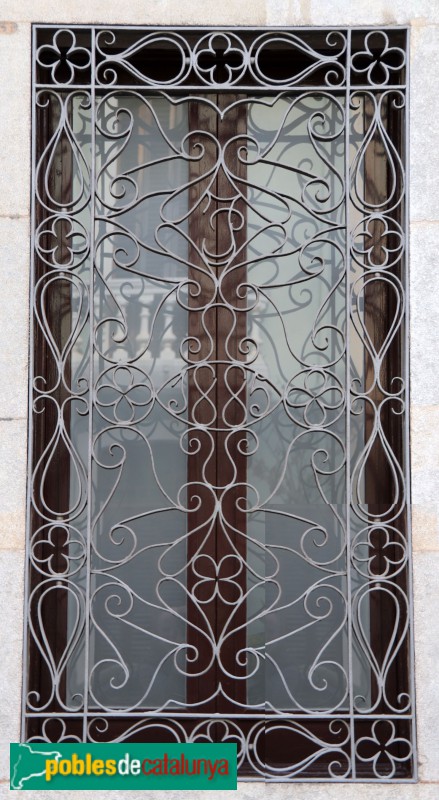 Llinars del Vallès - Carrer Major, 26. Reixa (1885) (Foto: Albert Esteves, 2023) Llinars del Vallès - Carrer Major, 26. Reixa (1885)