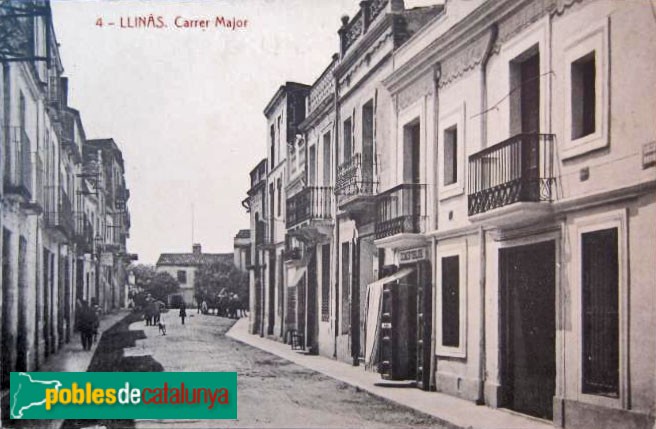 Llinars del Vallès - Carrer Major. Postal antiga (Foto: Albert Esteves, 2023) Llinars del Vallès - Carrer Major. Postal antiga