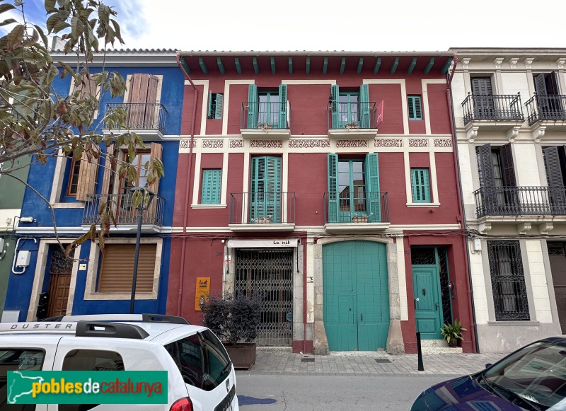 Llinars del Vallès - Carrer Major, 30-32 (Foto: Albert Esteves, 2023) Llinars del Vallès - Carrer Major, 30-32