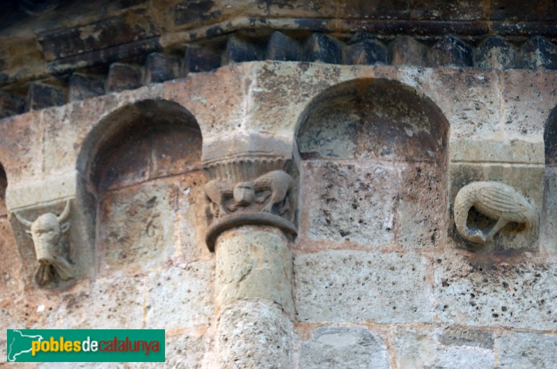 Sant Cugat del Vallès - Absis del monestir, permòdols (Foto: Albert Esteves, 2023) Sant Cugat del Vallès - Absis del monestir, permòdols