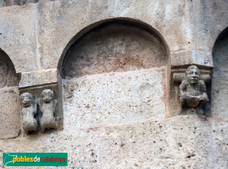 Sant Cugat del Vallès - Absis del monestir, permòdols (Foto: Albert Esteves, 2023) Sant Cugat del Vallès - Absis del monestir, permòdols